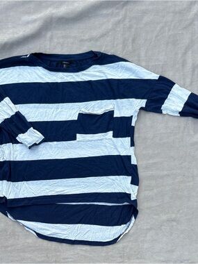 🌺Forever 21 - Striped Long Sleeve Pocket Tee - Navy & Light Blue - S